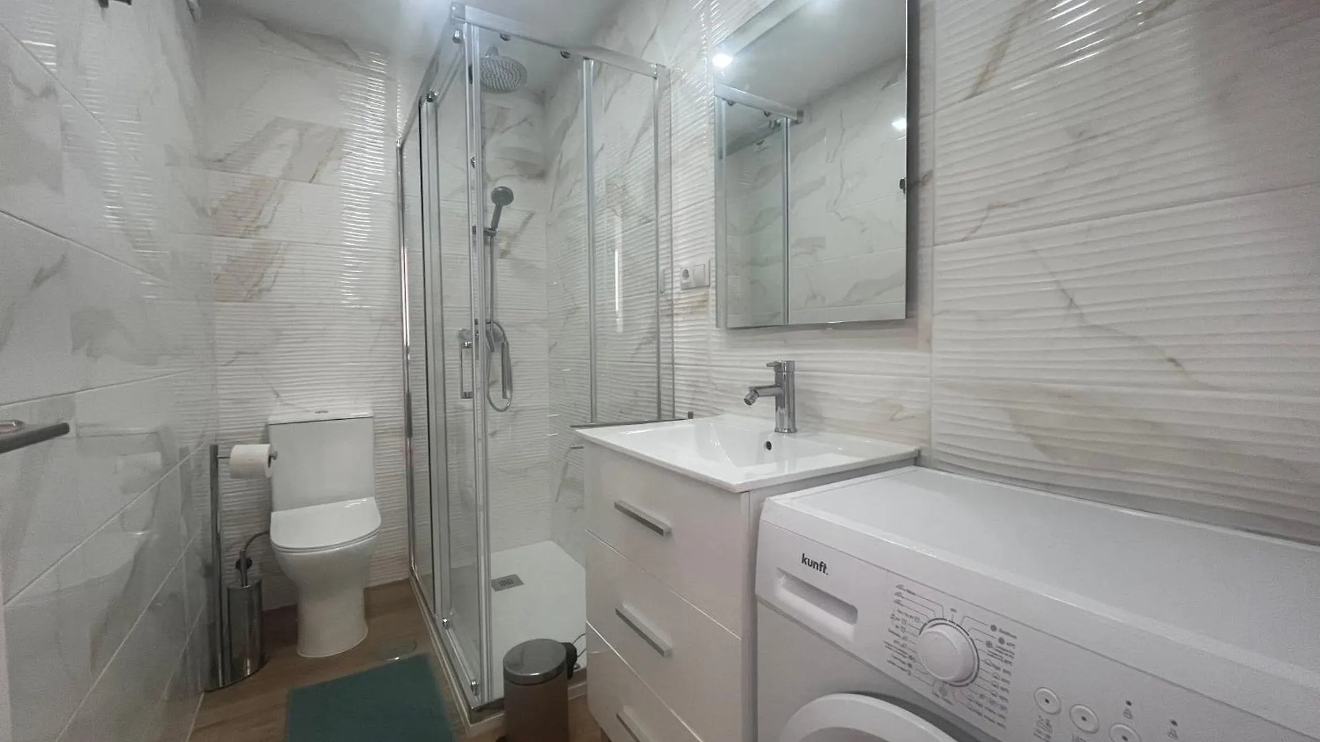 Apartment Apartamento Lidia Planta 1, La Carihuela 1ª Linea Playa, Vistas Mar, 1 Dormitorio, 52 M2, 1-3 Huesped, Amplio Balcon, Wifi Torremolinos Spain