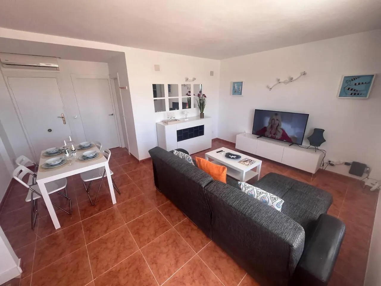 公寓 Apartamento Lidia Planta 1, La Carihuela 1ª Linea Playa, Vistas Mar, 1 Dormitorio, 52 M2, 1-3 Huesped, Amplio Balcon, Wifi 托雷莫利诺斯 西班牙
