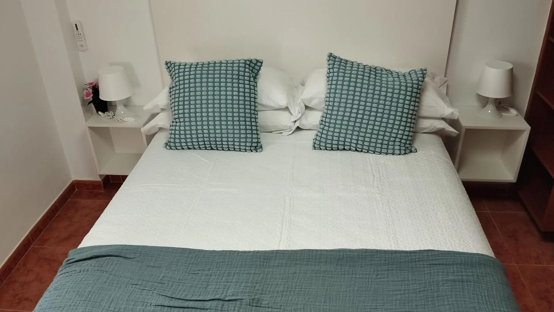 公寓 Apartamento Lidia Planta 1, La Carihuela 1ª Linea Playa, Vistas Mar, 1 Dormitorio, 52 M2, 1-3 Huesped, Amplio Balcon, Wifi 托雷莫利诺斯